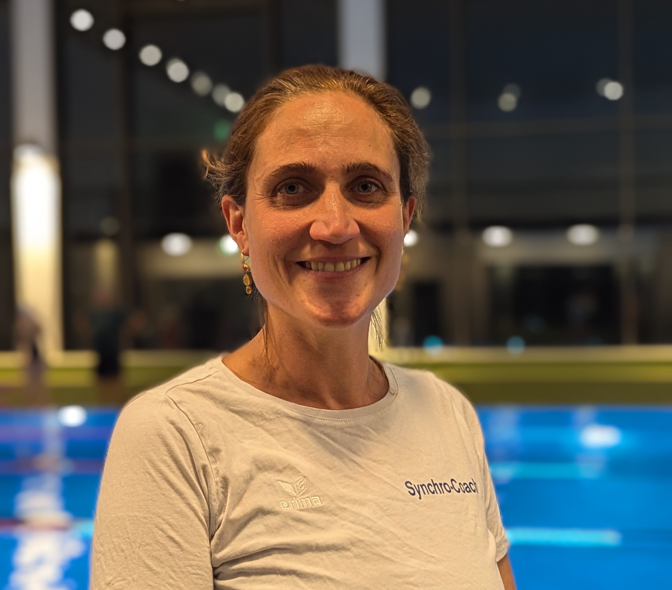 PXL 20241113 162125334.PORTRAIT