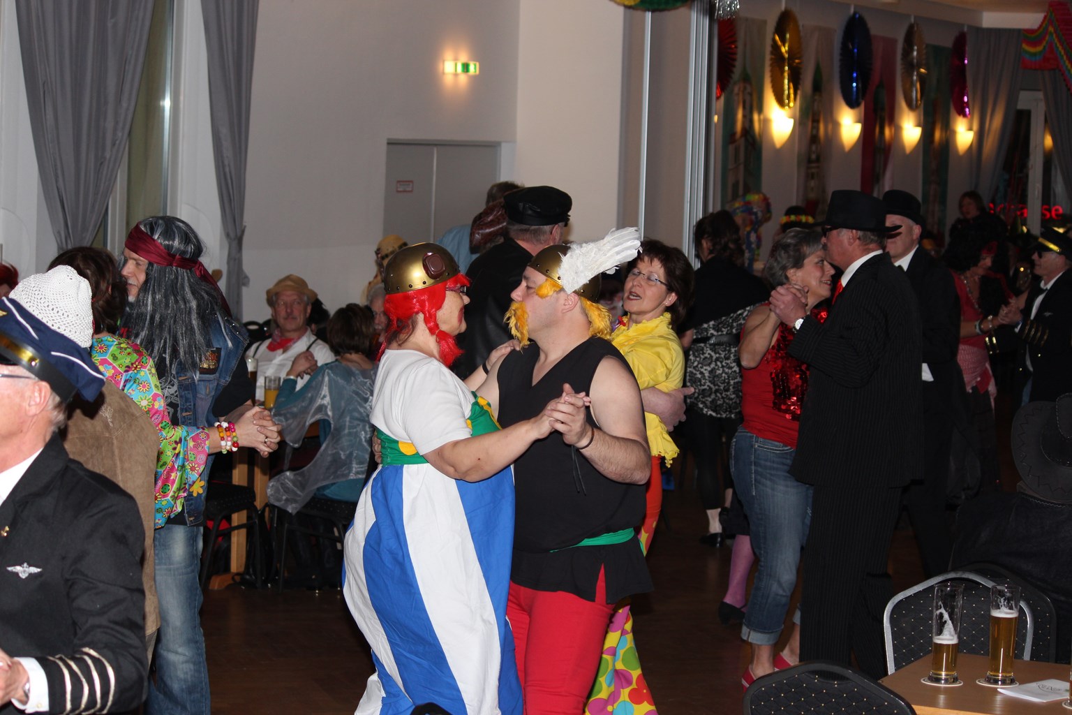 delphinball2014 a02